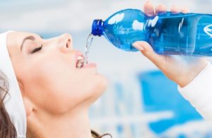 Почему многие предпочитают употреблять бутилированную воду