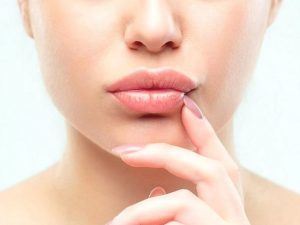 Как работает контурная пластика губ?