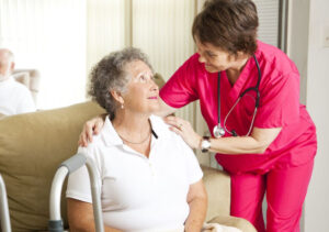 Уход и лечение за пожилыми после инсульта в пансионах