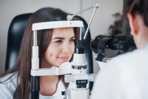 Проверка здоровья глаз у офтальмолога