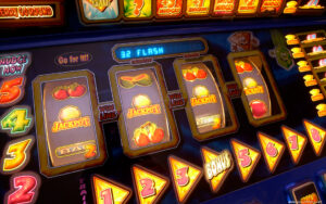 Игровые автоматы в онлайн казино Фараон и их типы