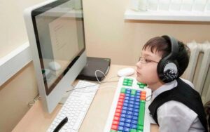 Подходит ли детям онлайн-обучение