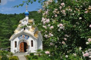 Сочи. Троице-Георгиевский женский монастырь в селе Лесное