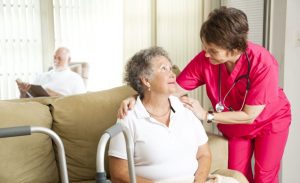 Преимущества лечения и ухода за пожилыми людьми после инсульта в пансионатах