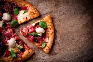 Почему популярны заказ доставки пиццы и роллов