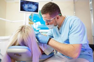 Как производится лечение зубов и какие методы используются в стоматологии