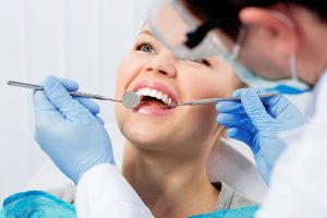 Роль стоматолога в поддержании полной гигиены полости рта и здоровья зубов и десен