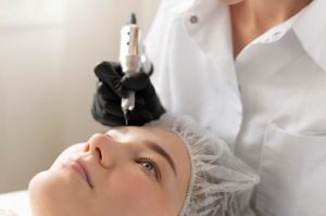 Эффекты и результаты лазерного омоложения кожи: описание изменений, происходящих после процедуры, видимых улучшений в состоянии кожи и длительности эффекта
