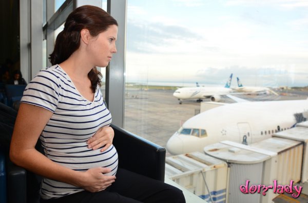 Может ли беременная летать на самолете?