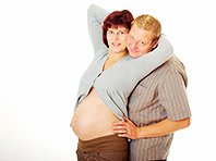 Сексом во время беременности заниматься можно, но не всегда, предупреждают медики