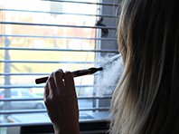 Онкологи показали, к чему может привести курение электронных сигарет