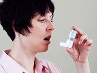 Ученые поняли, почему женщины страдают от астмы чаще мужчин