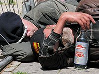 Алкоголь опаснее для бедных людей, чем для богатых