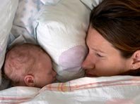 Колыбельные способствуют формированию тесной связи между матерью и ребенком
