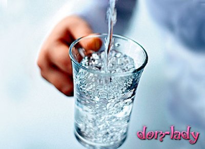 Как правильно набирать и хранить воду на Крещение, чтобы она сохраняла целебные свойства