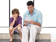 Энтузиазм отца снижает риск проблем с поведением у ребенка