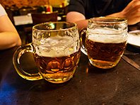 Эксперты советуют пить пиво, отказавшись от крепких напитков