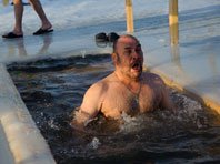 Плавание в ледяной воде оказалось мощным оружием против болей