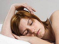 Крепкий сон и витамин D помогают при артрите и хронической боли в спине