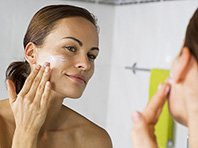 Лосьон с полезными бактериями защитит от болезней кожи