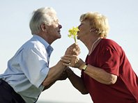 С возрастом критерии выбора партнера для романтических отношений меняются