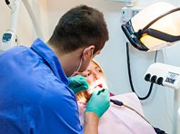 Открытие: посещение стоматолога снижает риск пневмонии