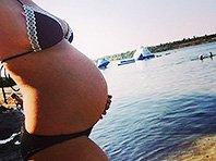 Эксперты не советуют планировать беременность на летние месяцы