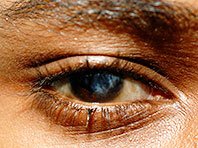 Лекарство, подавляющее иммунитет, поможет людям с хронической болезнью глаз