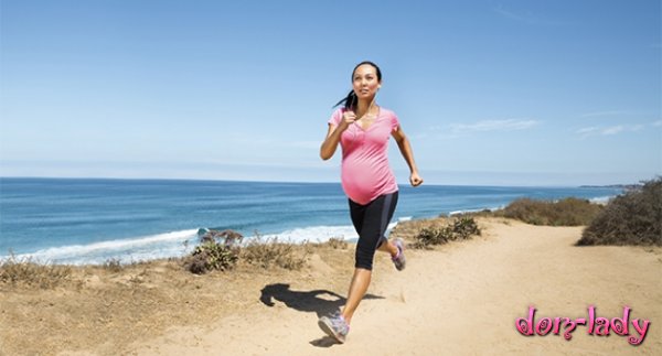 Бег во время беременности безопасен для женщины и ребенка – исследование