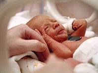Исследователи выяснили истинную причину преждевременных родов
