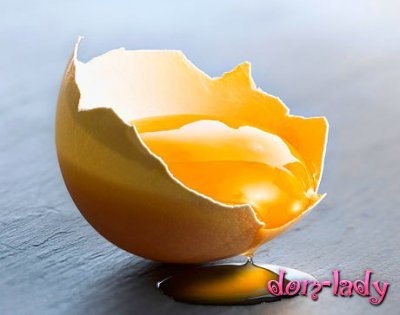 Ученые рассказали о вредных и полезных свойствах сырых яиц