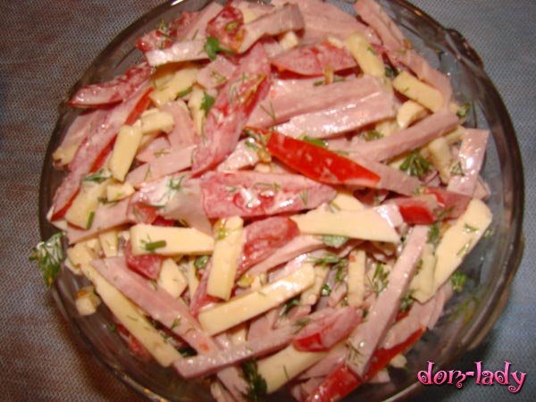 Салатик из крабовых палочек с помидорами