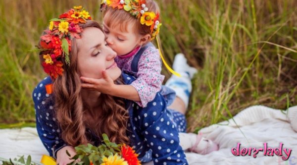 25 ноября в России отмечается праздник День матери — поздравления с Днем матери, стихи и открытки 