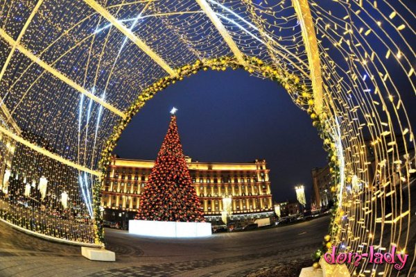 Новогодние украшения в Москве в 2019 году: до какого числа, когда снимут 