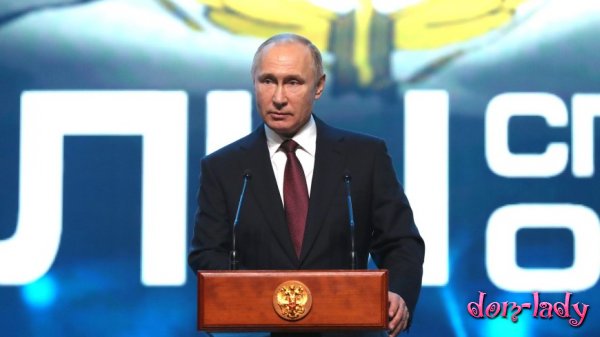 Звезду Героя участнику операции по похищению «Стингера» вручил Путин