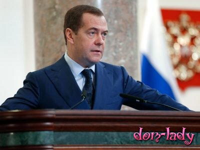 Медведев обещает не повышать налоги в ближайшие шесть лет