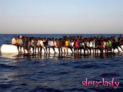 В Средиземном море мигранты захватили судно, прибывшее им на помощь