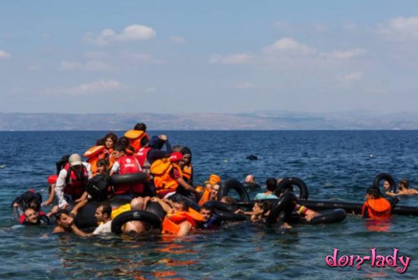 У берегов Туниса утонули около 70 мигрантов, сообщили СМИ