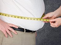 Медленный метаболизм у ребенка связали с лишним весом у его родителей