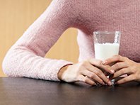 Молоко способно вызвать выкидыши и врожденные дефекты