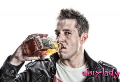 Ученые выяснили, что пьющие мужчины чаще изменяют женам