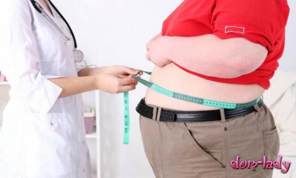 Ученые установили, кто чаще всего набирает лишний вес в отпуске